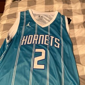 Lamelo ball jersey never worn XXL
